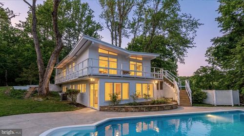 10903 Beach Mill Rd, GREAT FALLS, VA, 22066-3021 | Card Image