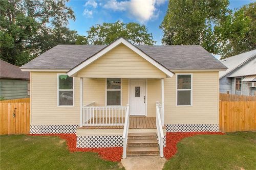 729 Avenue D, Bogalusa, LA, 70427-3727 | Card Image