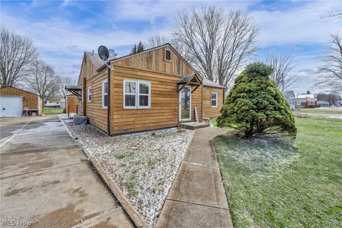 1325 Hadcock Road, Brunswick, OH, 44212 | Card Image