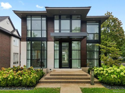 512 Wallace St, Birmingham, MI, 48009-1605 | Card Image