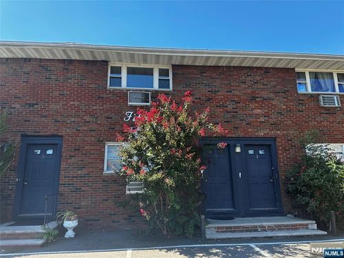 50 Main St, Lodi, NJ, 07644-1646 | Card Image