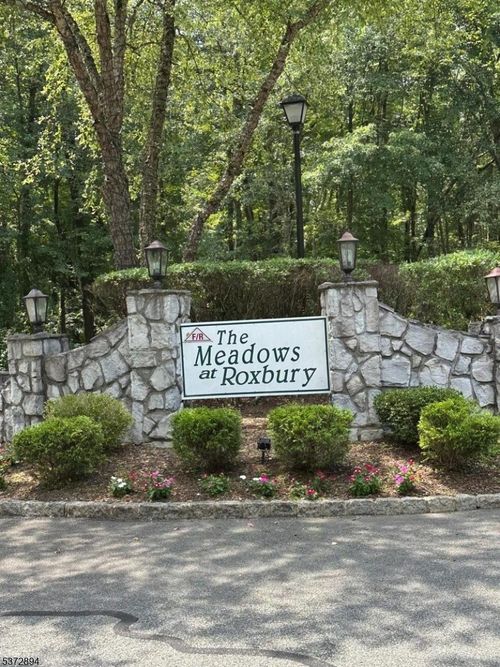 30 Woods Edge Dr, Succasunna, NJ, 07876-1281 | Card Image