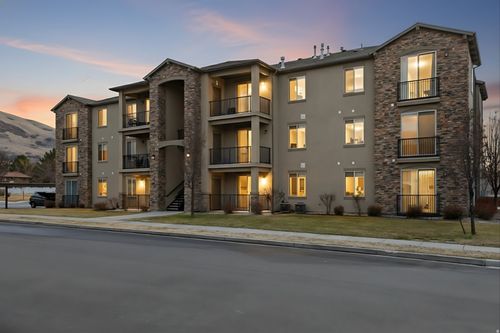 apt-b-281 W 650 N, Centerville, UT, 84014-1440 | Card Image