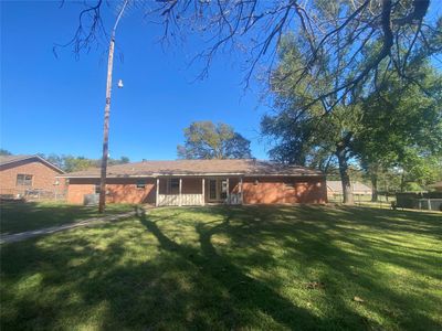 675 N Beaulah Street, House other with 3 bedrooms, 2 bathrooms and null parking in Hawkins TX | Image 3