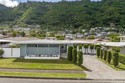 3083 Hiehie Street, Honolulu, HI, 96822 | Card Image