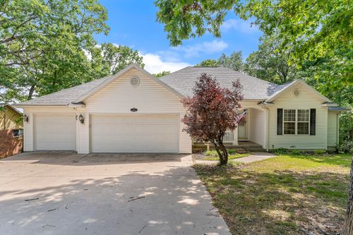 52 Crown Dr, Branson West, MO, 65737-7348 | Card Image