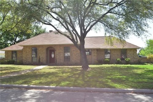 16 Lee Cir, Heath, TX, 75032-8610 | Card Image