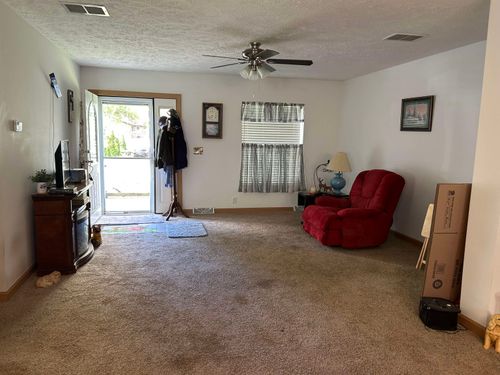 715 Glenwood Ave, Owosso, MI, 48867-4617 | Card Image