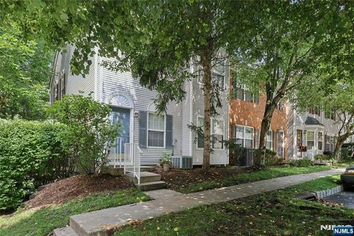 2053 Charles Ct, Mahwah, NJ, 07430-3800 | Card Image