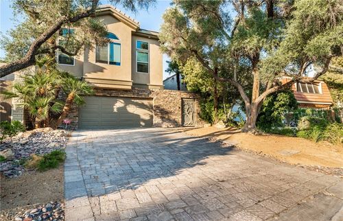 980 Vegas Valley Dr, Las Vegas, NV, 89109-1540 | Card Image