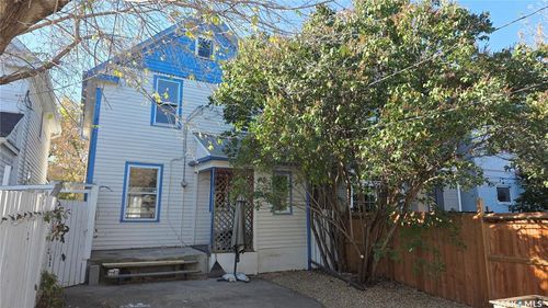 2143 Cameron St, Regina, SK, S4T2V7 | Card Image
