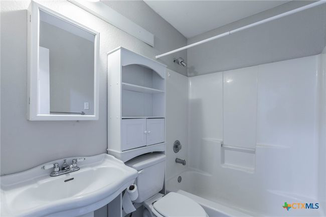 Bathroom | Image 20