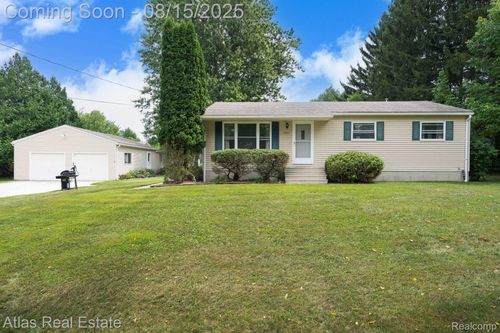 5067 Walker Rd, Davison, MI, 48423-8795 | Card Image