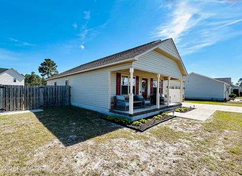 901 Purvis Ct, Richlands, NC, 28574-6009 | Card Image