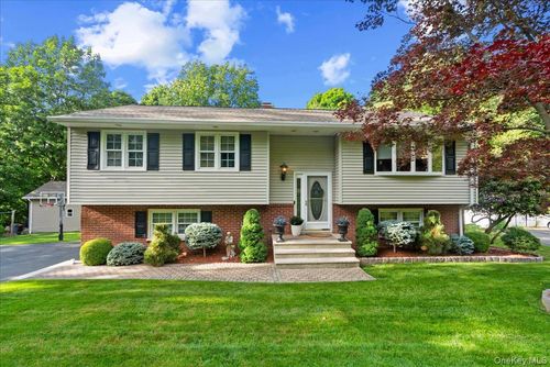134 Linden Ln, Monroe, NY, 10950-4008 | Card Image