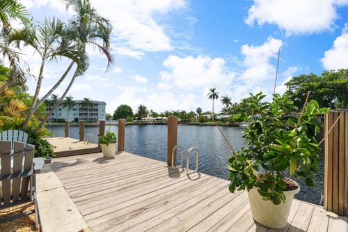 18-18 Middlesex Dr, Wilton Manors, FL, 33305-3907 | Card Image