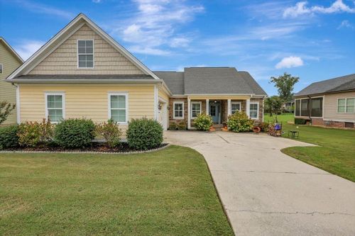 8491 Fenwick Dr, Ooltewah, TN, 37363-1410 | Card Image