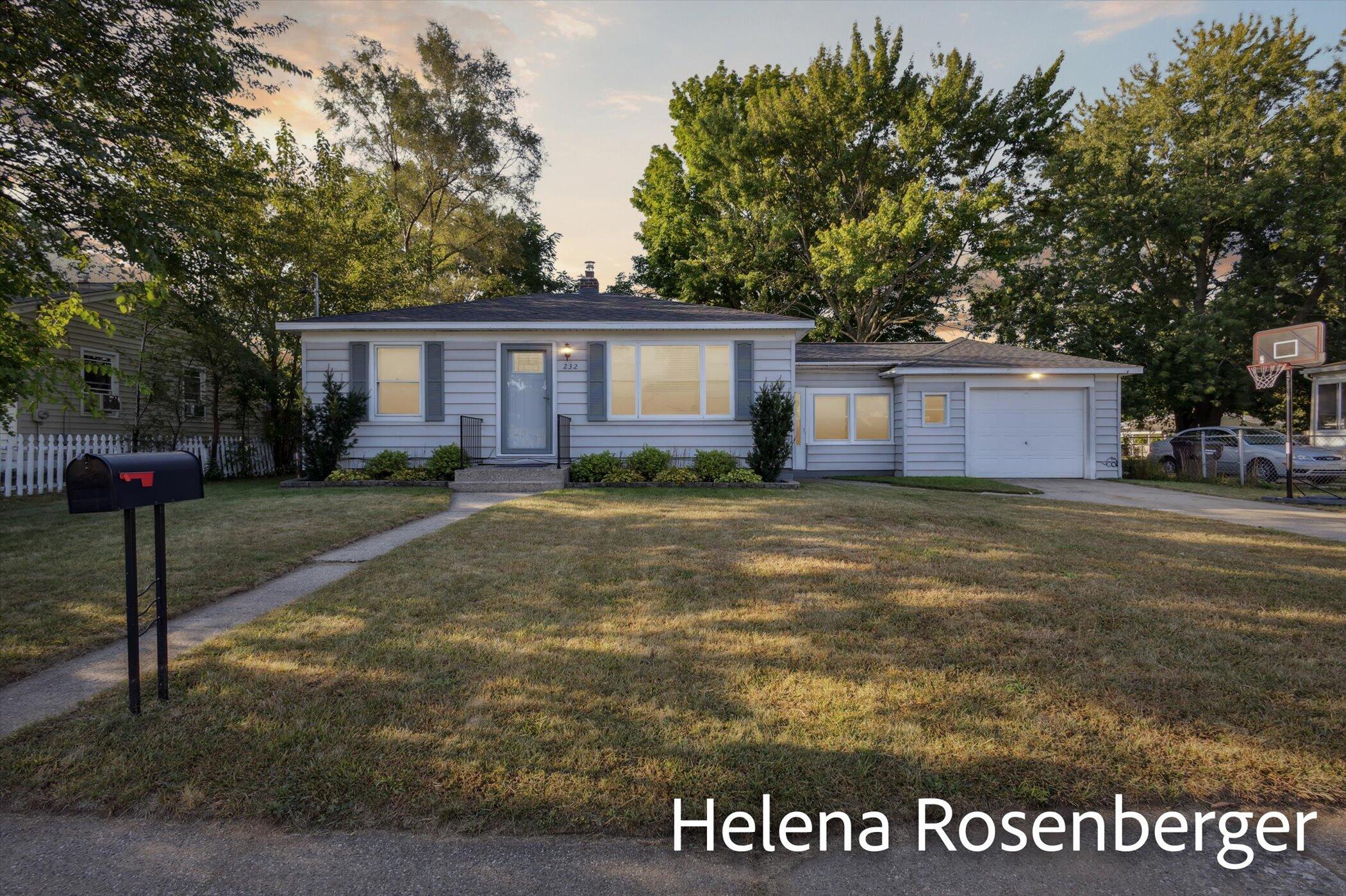 Maplelawn St, Grand Rapids, MI 49548