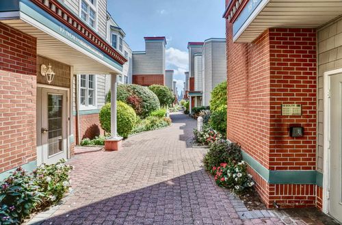 340-340 The Promenade, Edgewater, NJ, 07020-2122 | Card Image