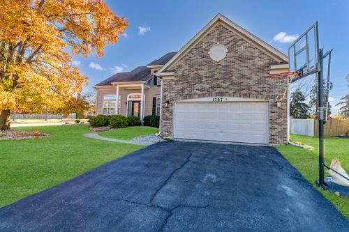 1757 Pinnacle Dr, Aurora, IL, 60502-8662 | Card Image