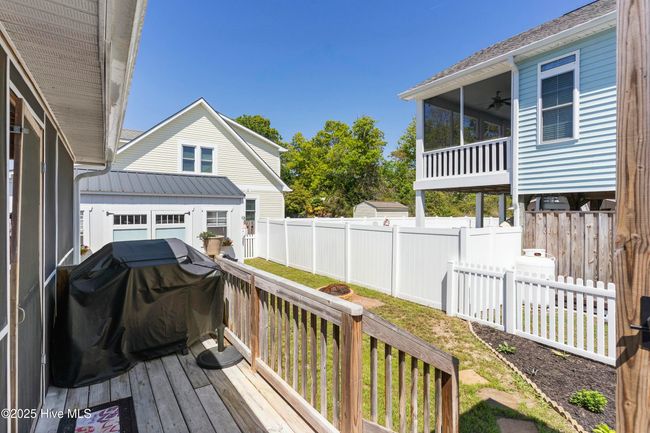 802 E Oak Island Dr, House other with 3 bedrooms, 2 bathrooms and null parking in Oak Island NC | Image 27