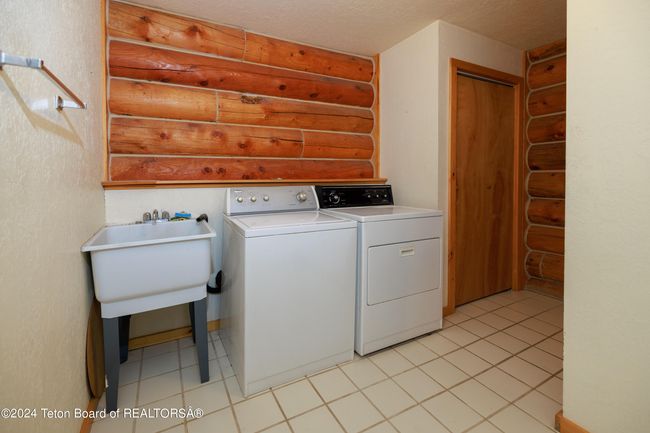 5 Black Bear Rd, House other with 5 bedrooms, 2 bathrooms and null parking in Pinedale WY | Image 14