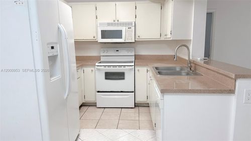 103-9491 Palm Cir S, Pembroke Pines, FL, 33025-4610 | Card Image