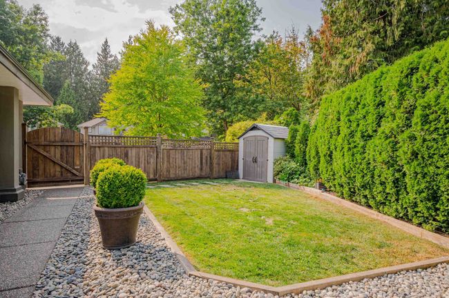 20521 89b Avenue, House other with 3 bedrooms, 2 bathrooms and 6 parking in Langley BC | Image 35