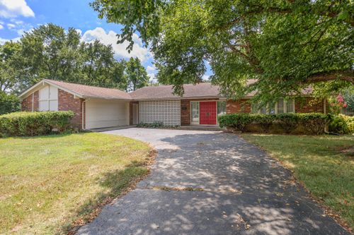 200 Hiawatha Trl, Georgetown, KY, 40324-1104 | Card Image