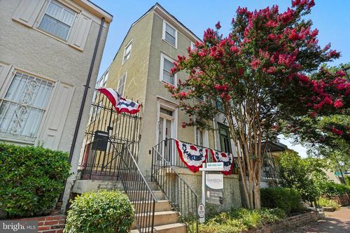 407 11th St Se, WASHINGTON, DC, 20003-2151 | Card Image