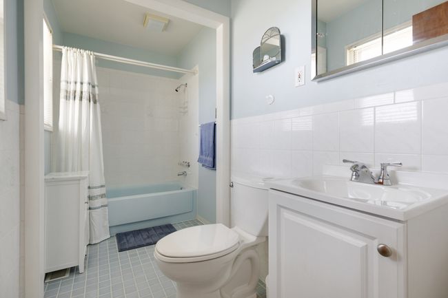 298 Fern Dr, House other with 3 bedrooms, 2 bathrooms and 2 parking in Elk Grove Village IL | Image 15