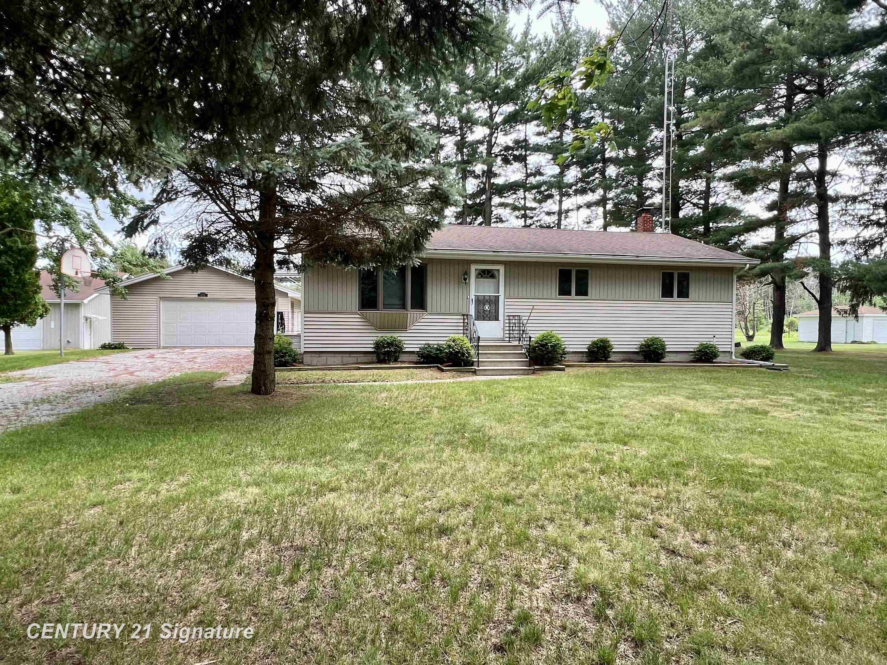 Tittabawassee Rd, Hemlock, MI 48626