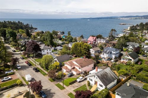 468 Admirals Rd, Esquimalt, BC, V9A2N1 | Card Image