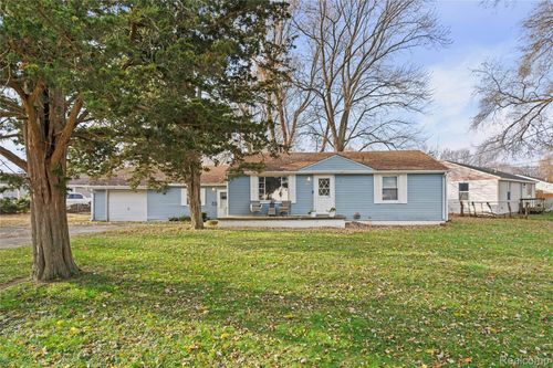 1388 Transue Ave, Burton, MI, 48509-2416 | Card Image