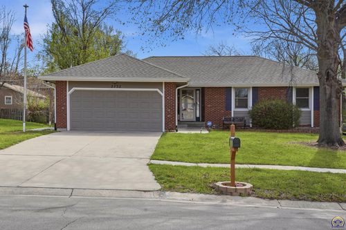 2732 Sw Staffordshire Rd, Topeka, KS, 66614-4361 | Card Image