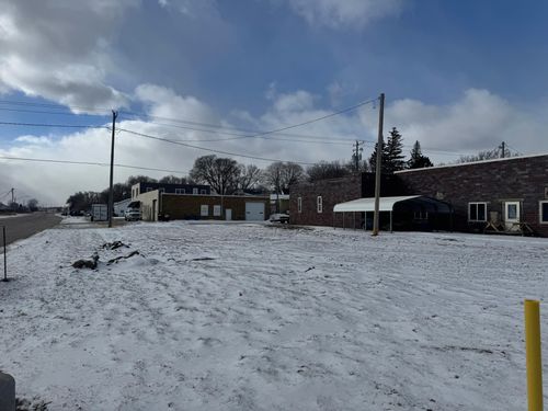 11 N Main St, Sherburn, MN, 56171-1052 | Card Image