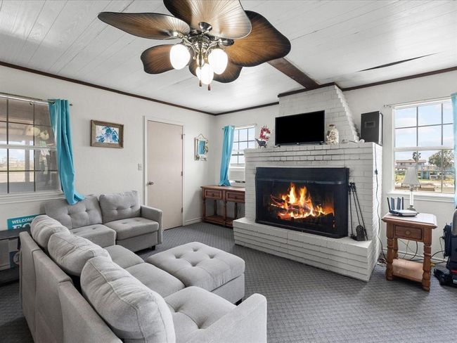 1134 Canal Dr, House other with 3 bedrooms, 4 bathrooms and null parking in Surfside Beach TX | Image 17