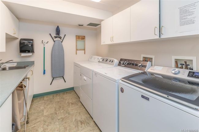 203 - 750 Memorial Ave, Condo with 2 bedrooms, 2 bathrooms and null parking in Qualicum Beach BC | Image 7