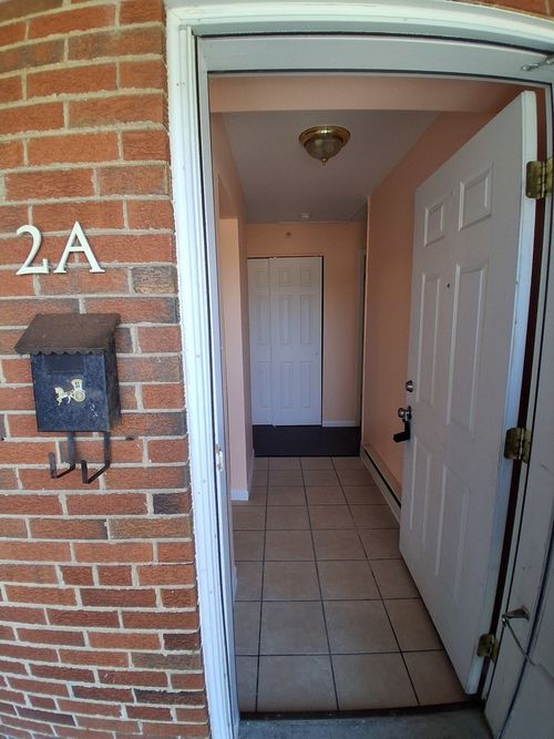 apt-2a-1845 Whitechapel Dr, Mount Prospect, IL, 60056-4723 | Card Image