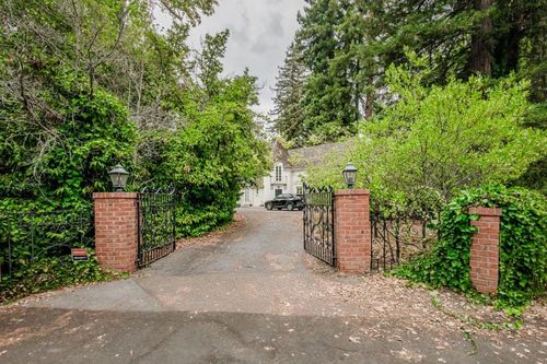 123 Stockbridge Ave, Atherton, CA, 94027-3914 | Card Image