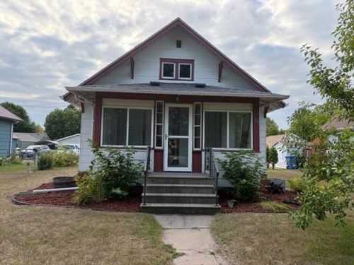 209 6th St Se, Barnesville, MN, 56514-3704 | Card Image