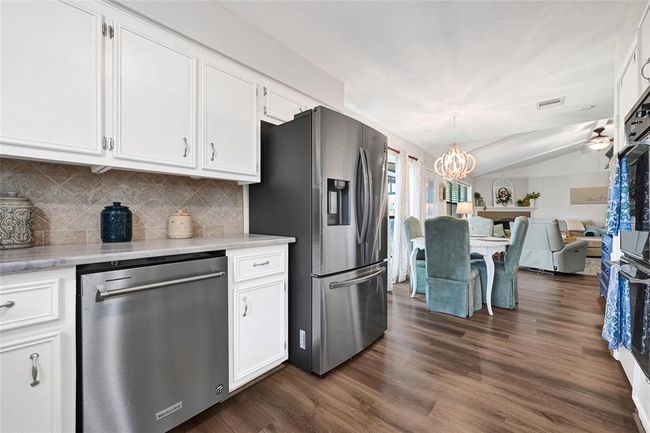 2703 Shady Creek Dr, House other with 3 bedrooms, 2 bathrooms and 2 parking in Pearland TX | Image 17