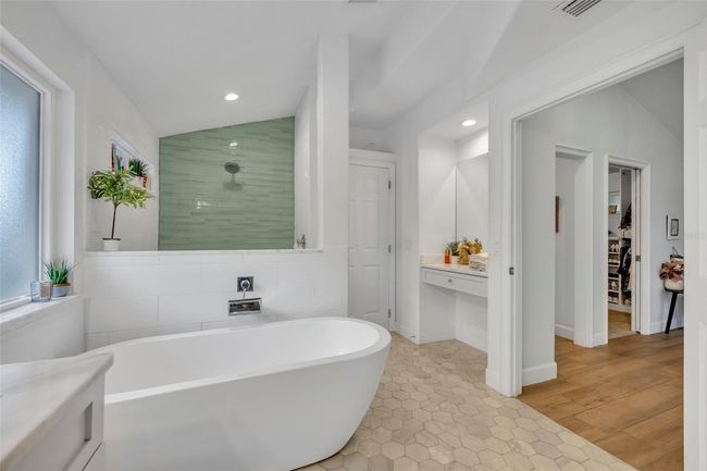 2045 Woody Dr, House other with 5 bedrooms, 3 bathrooms and null parking in WINDERMERE FL | Image 30