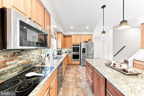 39 Maple Ln, GLEN MILLS, PA, 19342-1287 | Card Image