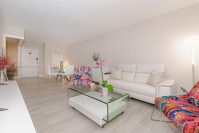 107 - 6700 Cypress Rd, Condo with 1 bedrooms, 1 bathrooms and null parking in Plantation FL | Image 2