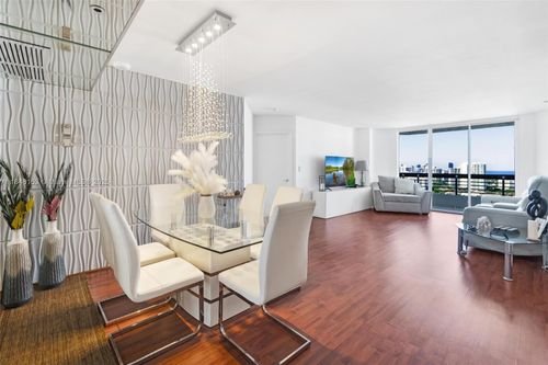 apt-3107-3530 Mystic Pointe Dr, Aventura, FL, 33180-4536 | Card Image