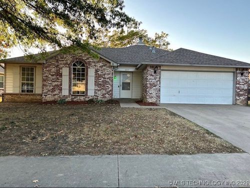 2317 Sw Quail Run Dr, Claremore, OK, 74019-3567 | Card Image