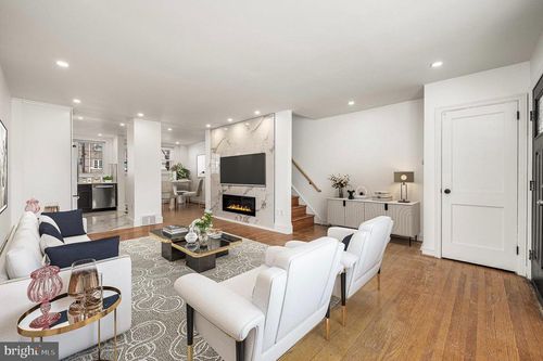 7823 Forrest Ave, PHILADELPHIA, PA, 19150-2105 | Card Image