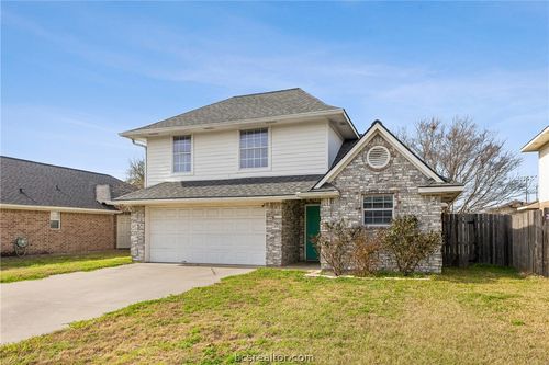 911 Gardenia St, College Station, TX, 77845-5339 | Card Image