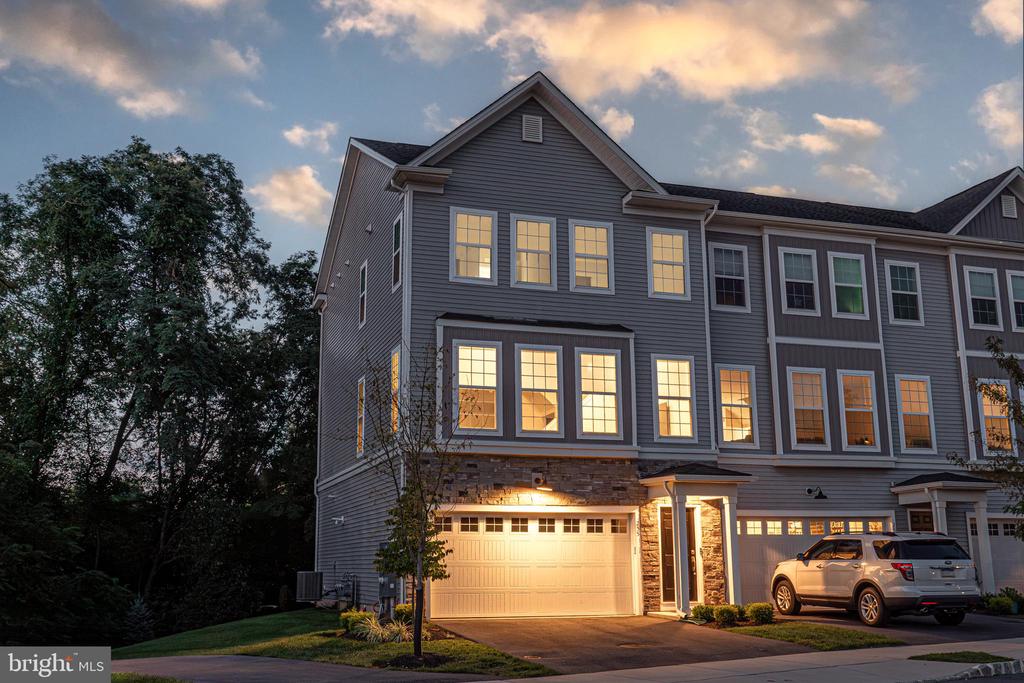 Red Leaf Ln, Exton, PA 19341